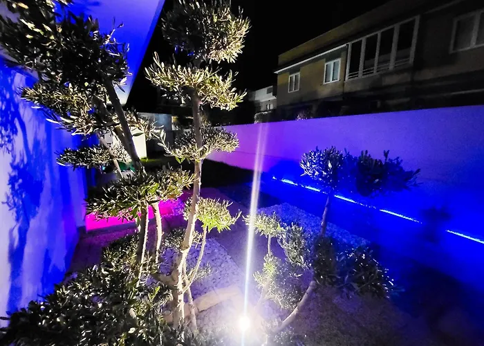 Airport Noa Modern Home